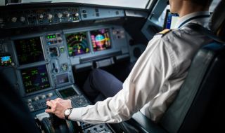 Пилот откри трогателна бележка в самолета (СНИМКА)