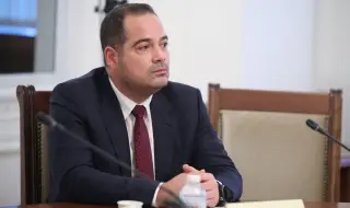 Калин Стоянов: Кортежът на Румен Радев е "достоен за велик диктатор"
