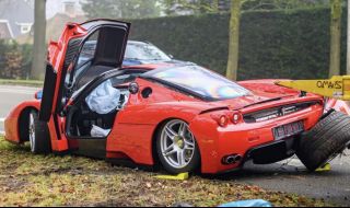 Разбиха Ferrari за 2 милиона евро в крайпътно дърво
