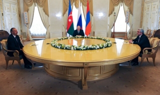 Нагорни Карабах гледа към Москва