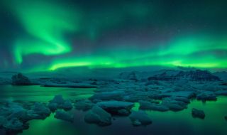 Доказаха мистериозния произход на северното сияние