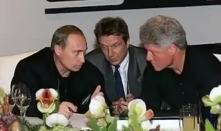 Клинтън предложил на Путин да разработят стратегия за съвместна борба срещу терориста Осама бин Ладен
