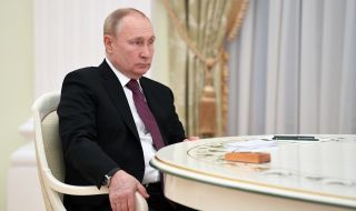 Говорителят на Кремъл се изпусна къде Путин държи парите си