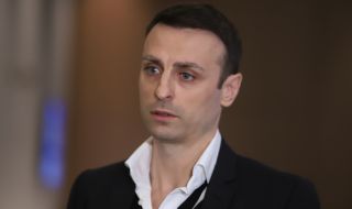 Футболните клубове ще имат по-малко от ден, за да излъчат делегати, алармира Бербатов (ВИДЕО)