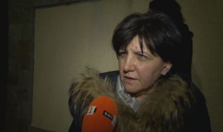 Караянчева пред дома на Борисов: Каня Петков да дойде тук