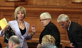 Мая Манолова ще пише правилника на парламента