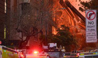 Огромен пожар в центъра на Сидни