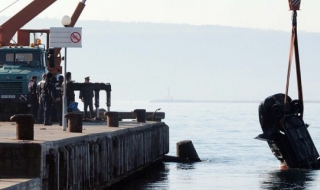 Автомобил падна в морето край Варна