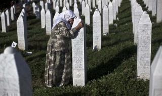 Холандското правителство – виновно за клането в Сребреница