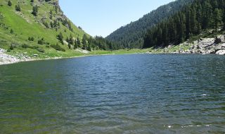 Румънци се изкъпаха в едно от Рилските езера