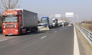 България моли ЕК шофьорите да почиват в кабините си