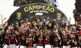 Фламенго триумфира с титлата в Бразилия
