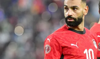 Извадиха Салах от състава на Египет, защото двубоят ще се играе на изкуствена трева