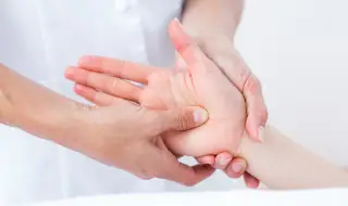Лек за всяка болка: Лесен масаж на ръцете лекува цялото тяло