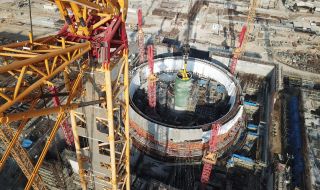 Монтираха корпуса на реактора на първи енергоблок в АЕЦ „Аккую“