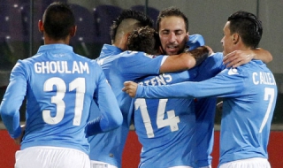 Наполи се разправи със закъсалия Милан