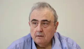 Огнян Минчев: Болшевишкият символ "сърп и чук" няма място на фасадата на един парламент