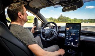 Електрическият Mustang ще може да се кара без ръце