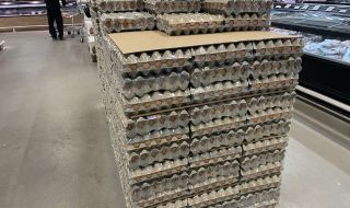 По-добре късно: КЗК подгони птицепроизводителите заради цената на яйцата 