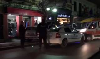 Автомобил се заби в магазин във Велико Търново (Видео)