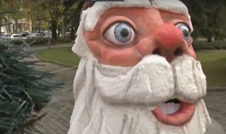 Фигура на Дядо Коледа скандализира Велико Търново