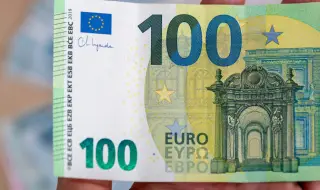 Макрон срина еврото до едномесечно дъно