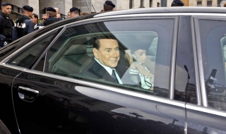 Берлускони осъден на 4 години затвор (обновена)