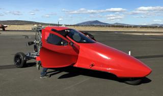 Летяща кола ускори до 140 км/ч
