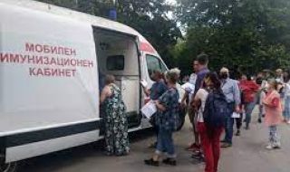 След агресията във Варна: Разследват и мобилния екип за имунизации