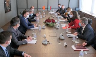 Външните министри на България и Северна Македония доволни от активизирането на диалога