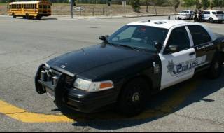 Девет младежи бяха простреляни на парти