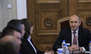 Президентът ще проведе допълнителни консултации с партиите