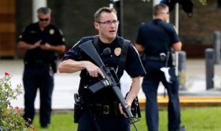 Разпитаха бебе в US посолство. Било терорист