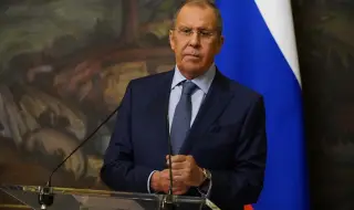 Сергей Лавров носи фамилията на майка си, крие "второ семейство" според екипа на Навални