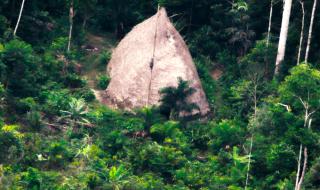 Дрон засне уникално племе в Амазония