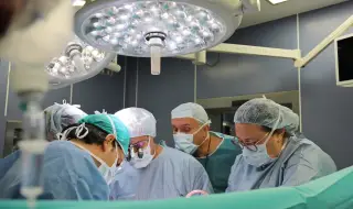 Екип на ВМА трансплантира черен дроб на 31-годишна жена