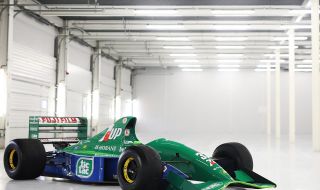 Продава се първият болид от Формула 1 на Шумахер
