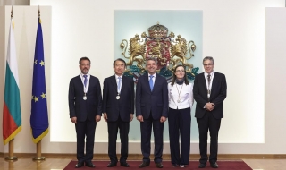 Висши държавни отличия за акредитирани у нас дипломати