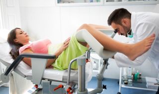 Арестуваха гинеколог, предлагал секс на пациентки