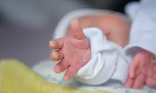  Бебе почина близо два часа след раждането си в столичната  УМБАЛ „Света Анна“