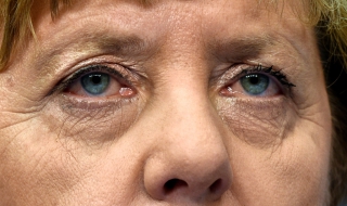 Дали не подписа собствената си присъда?