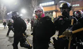 Кметът на Минеаполис нареди частично оттегляне на федералните агенти в рамките на деня