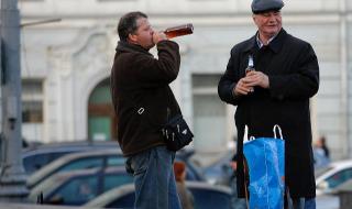 Фалшив алкохол прати руснаци в отвъдното (ВИДЕО)