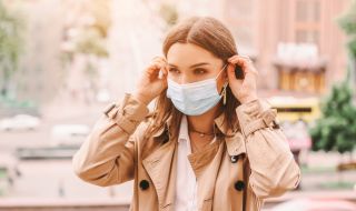 Помолиха жена да си сложи маска в заведение, а тя... (ВИДЕО)