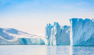 Рекордно висока температура в най-високата точка на Гренландия  