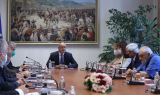 Радев: Изборите са важни, за да излъчат отговорно мнозинство