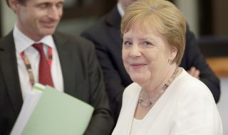 Европа и дори Германия бойкотират Меркел