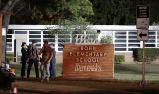 Стрелба в САЩ: 19 деца бяха убити в начално училище в Тексас