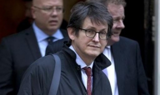 Агенти потрошили компютрите на "Гардиън" заради Сноудън