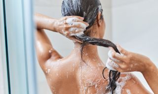 Колко често да мием косата си